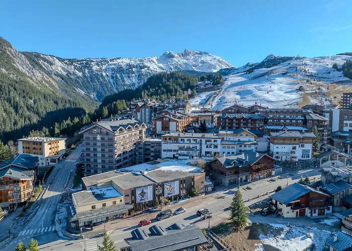 Apartmanhotel 1650, In Out, Exceptional With Panoramic Views Courchevel