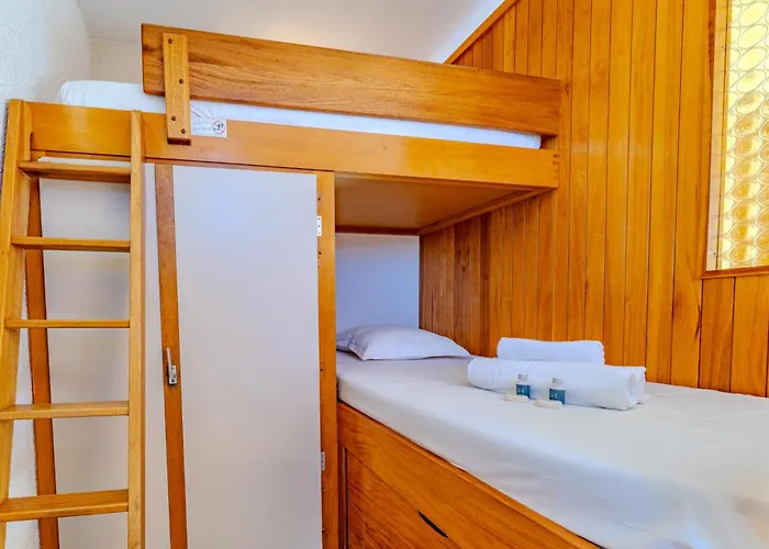 1650, In Out, Exceptional With Panoramic Views 3*