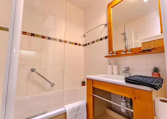 Apartmanhotel 1650, In Out, Exceptional With Panoramic Views Courchevel