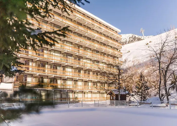 1650, In Out, Exceptional With Panoramic Views 3* Courchevel