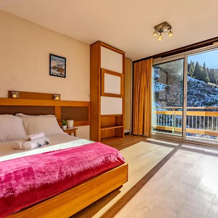Apartmanhotel 1650, In Out, Exceptional With Panoramic Views Courchevel