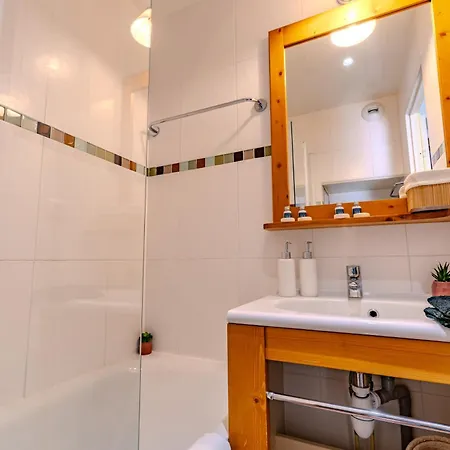 1650, In Out, Exceptional With Panoramic Views 3*