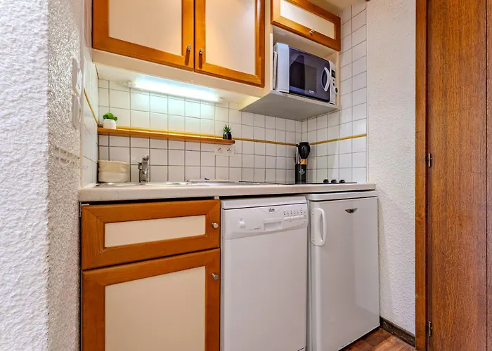 1650, In Out, Exceptional With Panoramic Views 3*